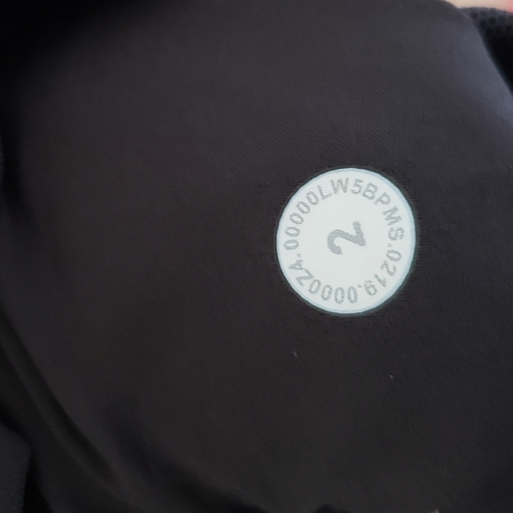 Lululemon Black On The Fly 7/8 Pants Woven Sz 2 - Picture 4 of 5